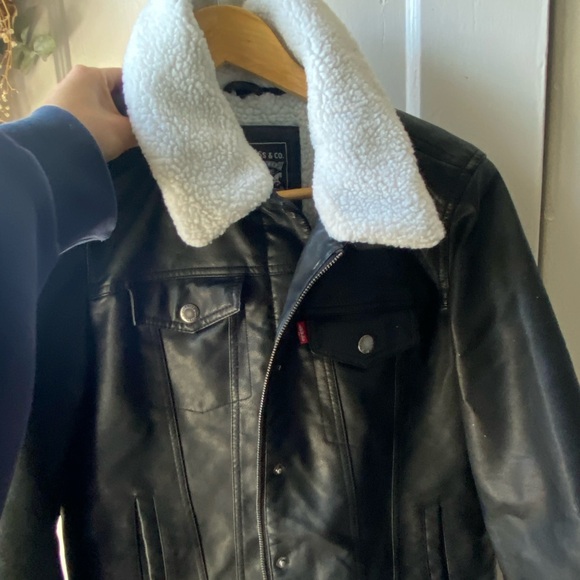 Levi’s Faux Leather & Fur Bomber Jacket - Picture 3 of 3